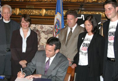 Governor Pawlenty, joined by U.S. Senator Amy Klobuchar, Secretary of State Mark Ritchie, Bishop Pet...