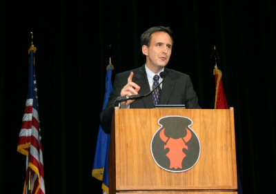 Governor Pawlenty speaks at an historic departure ceremony for more than 1,000 Soldiers of the 34th ...